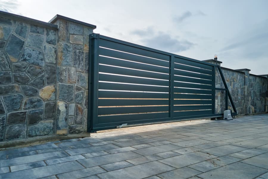 Reasons Why Sliding Gates Outperform Swinging Gates in Dubai